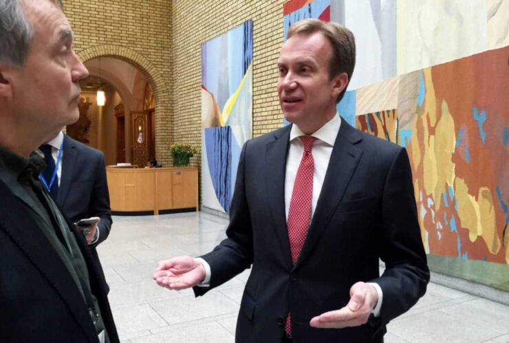 Børge Brende får skyllebøtte av professor og ny avsløring om Trumps valgkampsjef – Dette bør du få med deg mandag 15. august