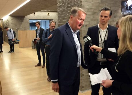 Tirsdag 12. april på tre minutter: Næringsministeren ikke fornøyd med Bjerkes svar og Brasils president på vei mot riksrett