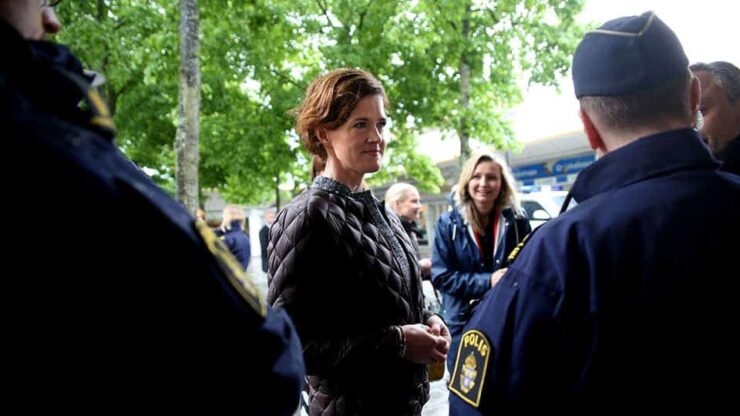 Nå vil hun kaste regjeringen med Sverigedemokratenes hjelp - og Frp trosser miljøministeren med nytt ulveforslag (Nyhetsbrev)