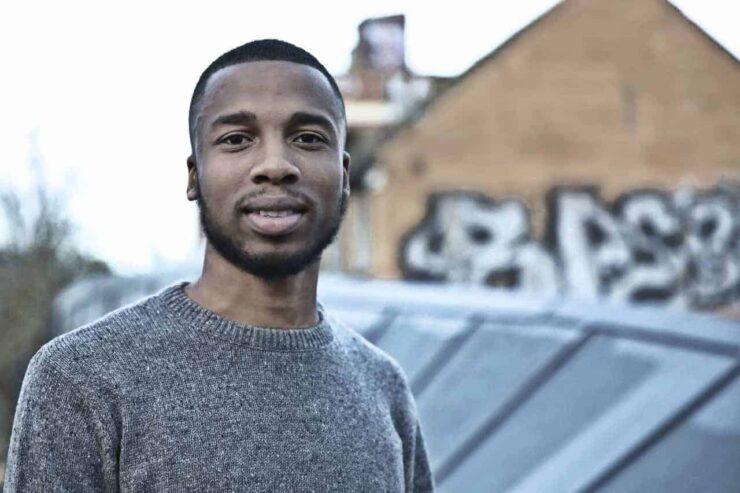 Kenny (23): - Unge har mistet troen på partiene og det politiske systemet