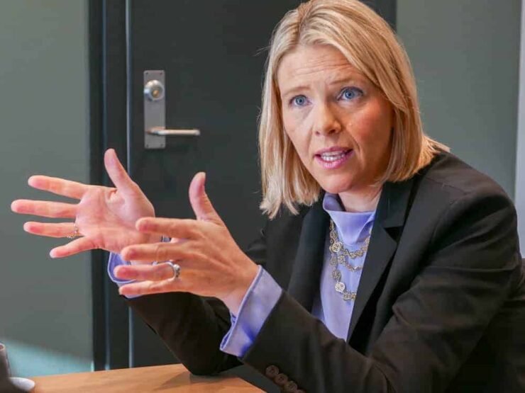 Stort intervju: • «Feministene på venstresida» • Rasistiske Listhaug-fans • Human Rights Service