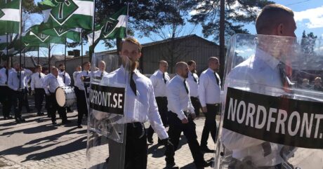 Vil ikke følge Finland: Bare ett parti vil vurdere forbud mot nazi-organisasjon i Norge