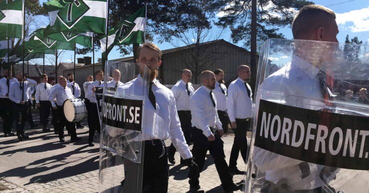 Vil ikke følge Finland: Bare ett parti vil vurdere forbud mot nazi-organisasjon i Norge
