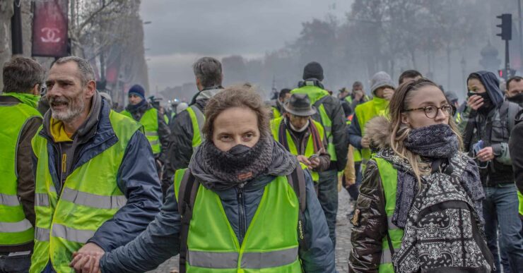 Først handlet det om drivstoffavgift – nå er det ute av kontroll: Tre grunner til opptøyene i Paris