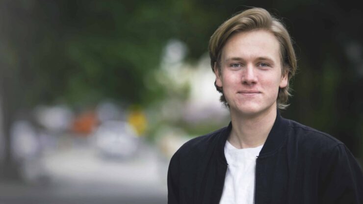 Unge Venstre ut mot egen statssekretær: — Han sitter og skryter av at regjeringen dreper ulv på riksdekkende radio