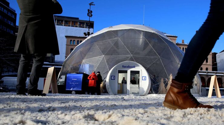 Da Facebook reiste en iglo på Youngstorget for å vinne tilbake nordmenns tillit