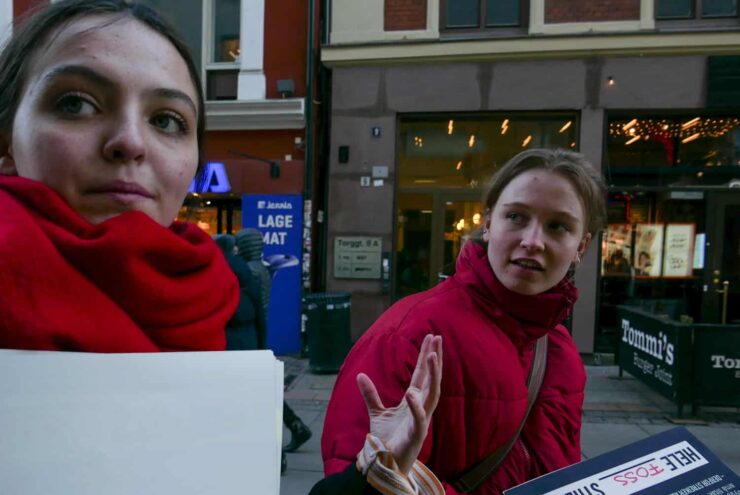 Eira (17) og Olea (15) skal streike for klima — Jeg får gåsehud!