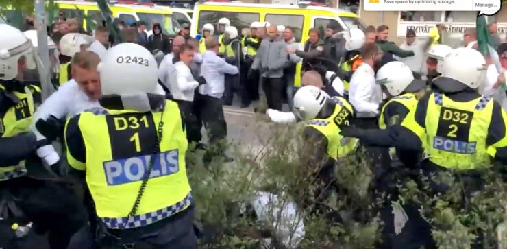 Video: Her angriper nynazistene politiet - mange pågrepet i gateslag 1. mai