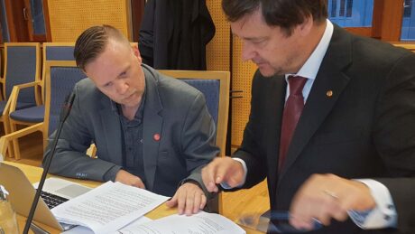 «Helt grusomt»: FNB-politikere startet valgdagen i rettssalen