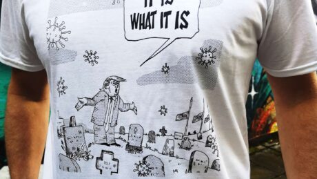 Tegn årsabonnement på Filter Nyheter i dag – få «It is what it is!»-skjorta med Trump på kjøpet
