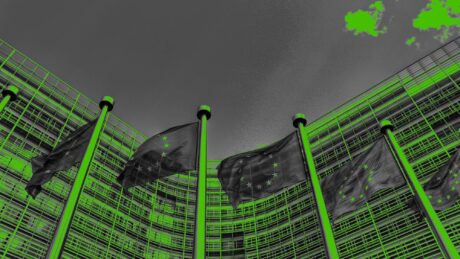 Ukraina blir EU-kandidatland + Økokrim sikter russer med velfylt norsk bankkonto