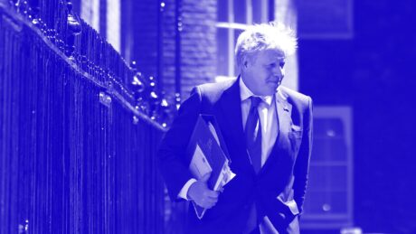 Ydmykende nederlag for Boris Johnson – mister parlamentsmedlemmer etter skandaler