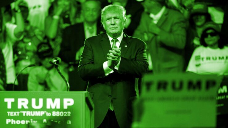 Dette sa Trump om å beskytte gradert info i 2016