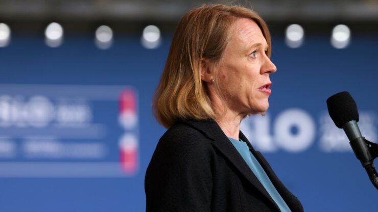 Forsker: Huitfeldt-ektemannens investeringer gir lite mening uten innsideinfo