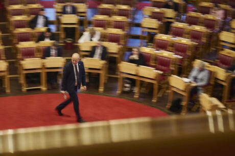 Slik skal Vedum stanse rikingene fra å emigrere