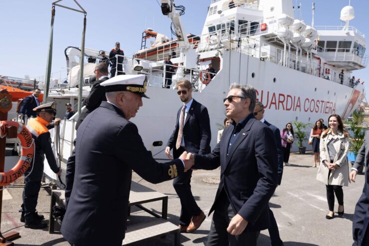 Iran planlegger ikke gjengjeldelse etter begrenset israelsk luftangrep