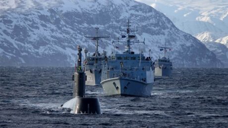 Fregatter, ubåter, luftvern, nye brigader: Nå får Forsvaret det meste de ber om