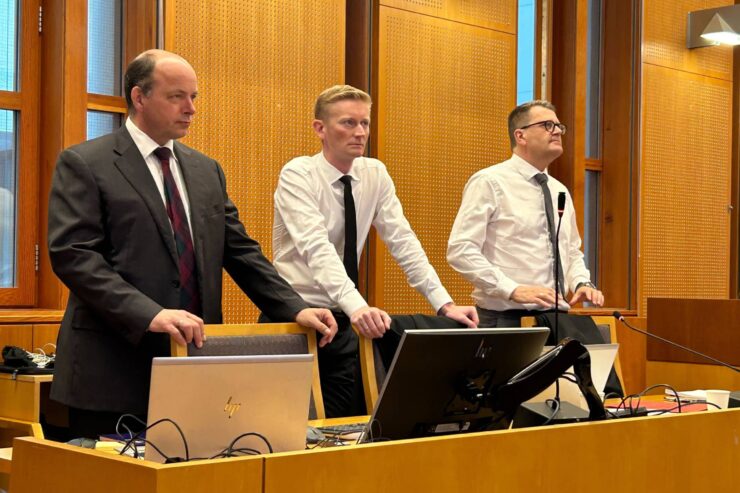 Bistandsbedrageri-rettssak startet i dag – nekter straffskyld