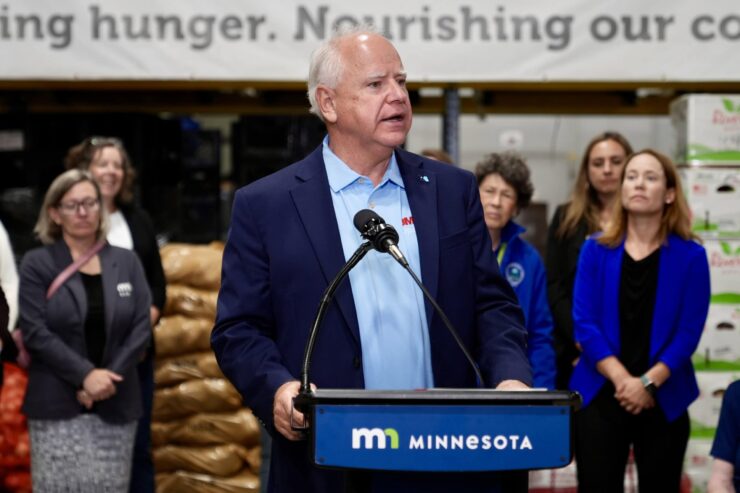 Harris velger Minnesota-guvernør Tim Walz