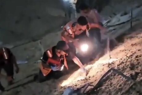Minst 40 drept i israelsk angrep på teltleir i humanitær sone i Gaza