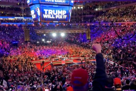 Hat, sjikane og rasisme på Trumps mega-rally i New York
