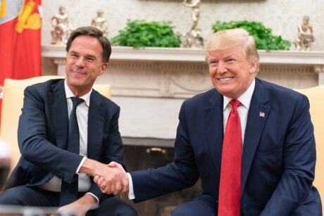 Norsk statsborger spionerte for Russland og Iran, Nato-sjef møter Trump, 20 år siden Oransjerevolusjonen