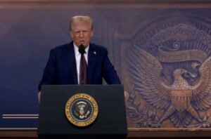 Dommer hindrer Trump-ordre om statsborgerskap – Immigrasjonsagenter raider uten arrestordre, hevder ordfører