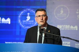 Knytter drap på ambassadeansatte til «antisemittisk hets mot Israel og jøder»