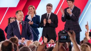 Høyrepopulistiske Karol Nawrocki blir Polens neste president etter valgthriller