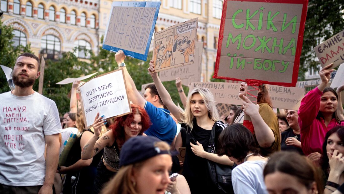 Demonstrasjonene mot Zelenskyj i Ukraina: – Gikk til krig mot sitt eget folk