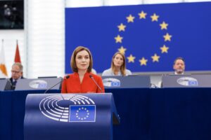 Maia Sandus EU-vennlige parti vant stort i skjebnevalg 