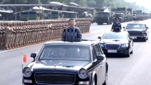 Xi Jinping viste fram avanserte våpen, snakket om at Kina ikke behøver å frykte noen i historisk militærparade