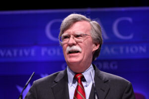 Eks-Trump-rådgiver John Bolton tiltalt – beskriver det som «Trumps hevn»