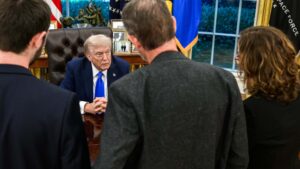Trump-administrasjonen har tverr-etatlig arbeidsgruppe mot «dypstaten» – går etter ansatte Trump mener er hans fiender