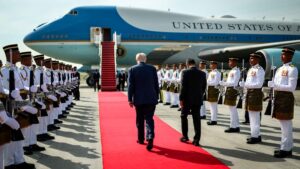 «Hvis du leser det, er det ganske klart»: Trump synes å erkjenne at han ikke kan få en tredje president-periode