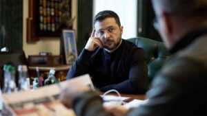 Zelenskyj: Russlands skyggeflåte av oljetankere brukes til å sende opp droner i Vest-Europa