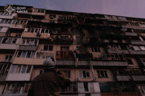 – Terroriserer den ukrainske sivilbefolkningen, sier Eide om nattas angrep mot Kyiv