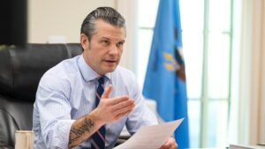 USA og Iran i samtaler om forlengelse av våpenhvilen – riksrettsanklager mot Pete Hegseth