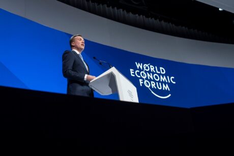 Brende går av som sjef for World Economic Forum