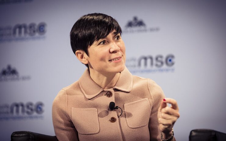 Seks ubesvarte spørsmål: Søreide hevder hun var habil til å håndterte Epstein-varsel knyttet til venninnens ektemann