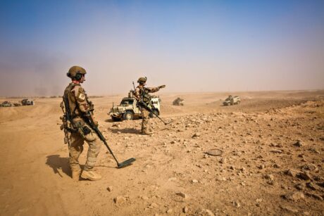 Har fortsatt nordmenn «i området» – Italia sender soldater hjem etter droneangrep mot base i Irak