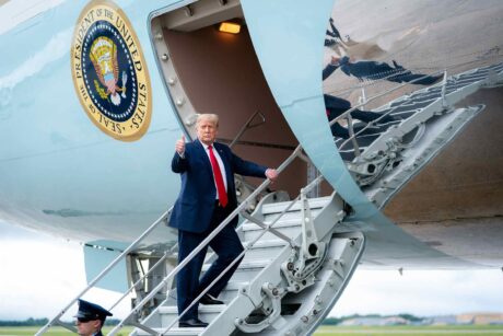 Trump vil «ta oljen» i Iran – vurderer å okkupere Kharg