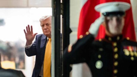 USA pauser den nystartede eskorteringen av skip i Hormuzstredet – Rubio sier USAs offensive kamphandlinger mot Iran er over