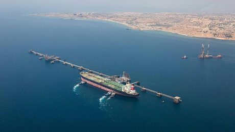 Irans oljeøy Kharg angrepet – Trump truer med å utslette «en hel sivilisasjon»