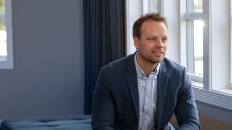 Justiskomiteens leder Jon Helgheim (Frp) og flere andre politianmeldt for usladdet voldsvideo