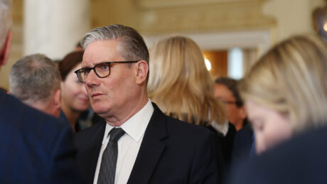 Starmer lover bedring, men partifeller ser seg om etter ny leder i kjølvannet av katastrofevalget 