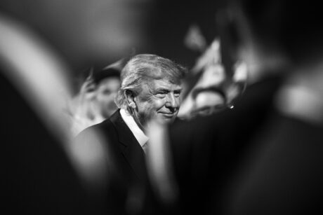Får aldri rødt kort: Derfor er Trump tidenes mest korrupte USA-president